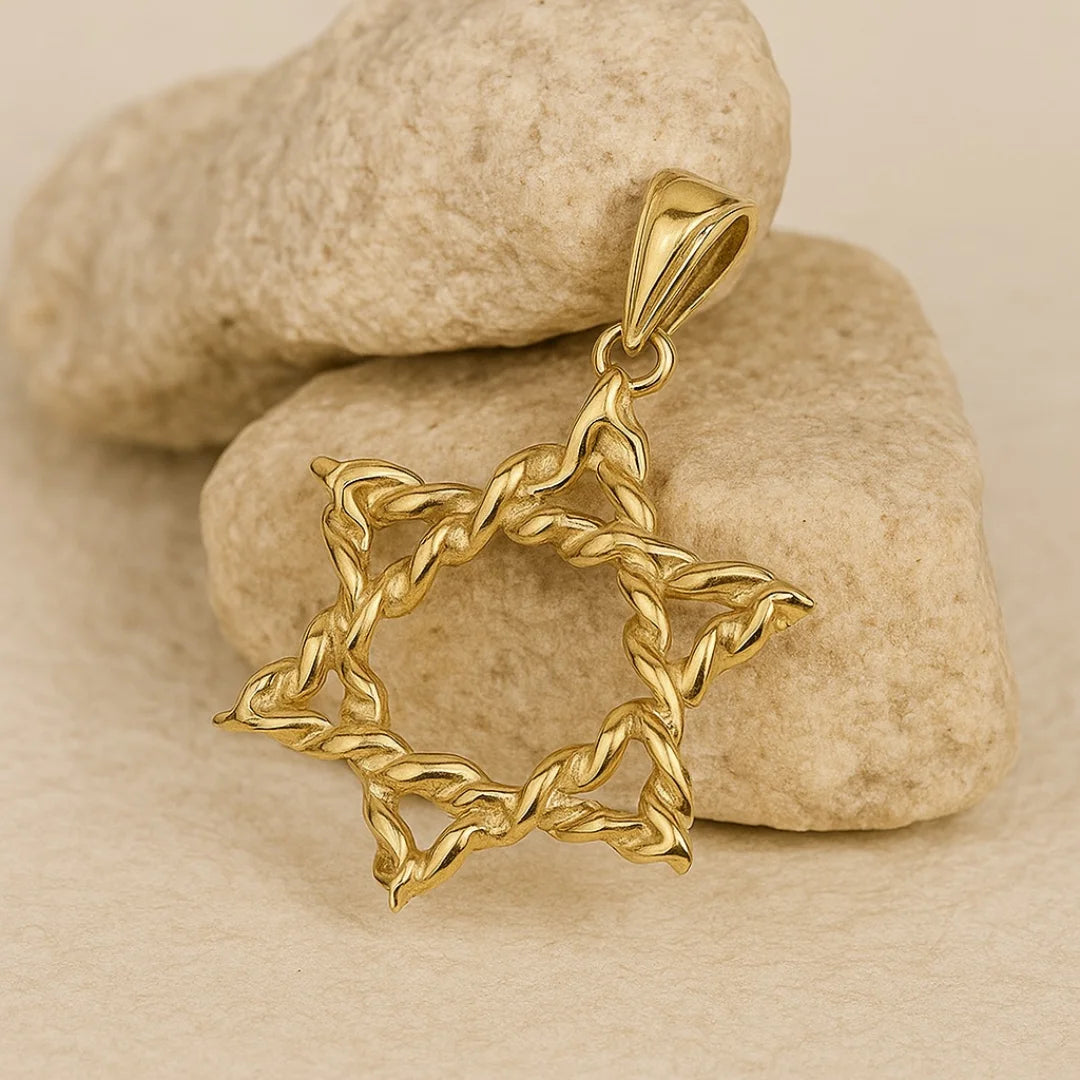 Magnifique pendentif étoile de David en or 14 carats