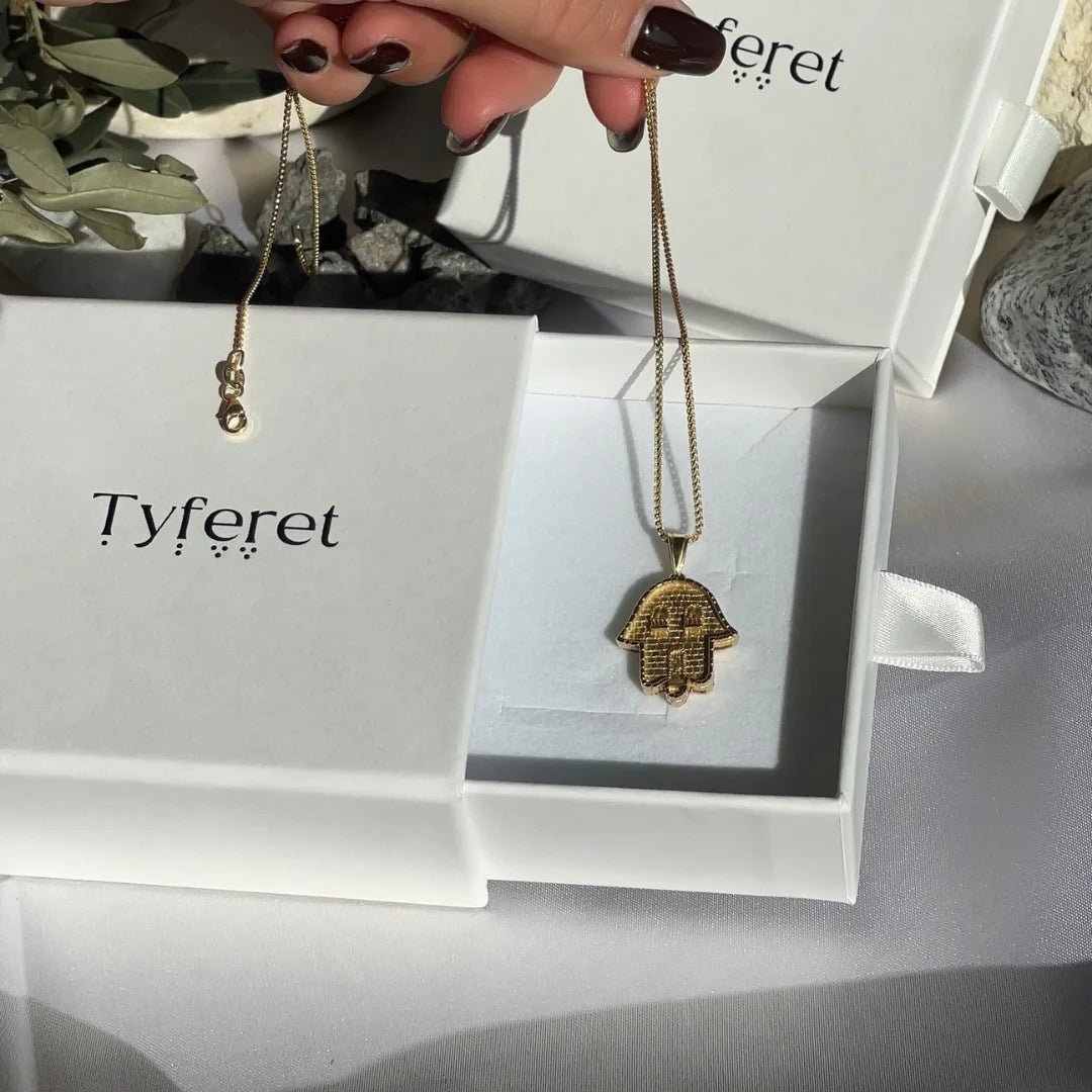Pendentif Hamsa en or massif 14 carats fait main avec motif de la Vieille Jérusalem