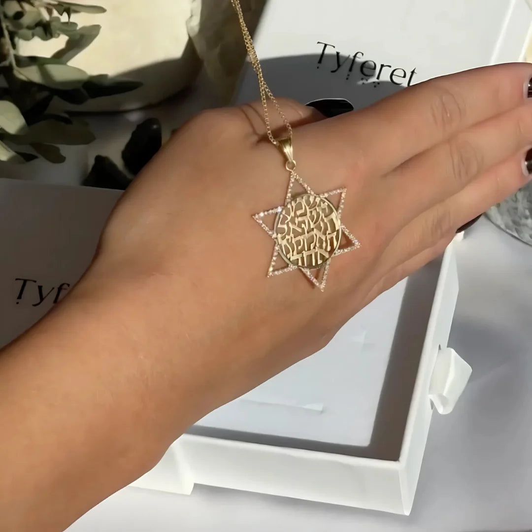 Gran colgante de estrella de David de oro de 18 quilates y diamantes con oración del Shema