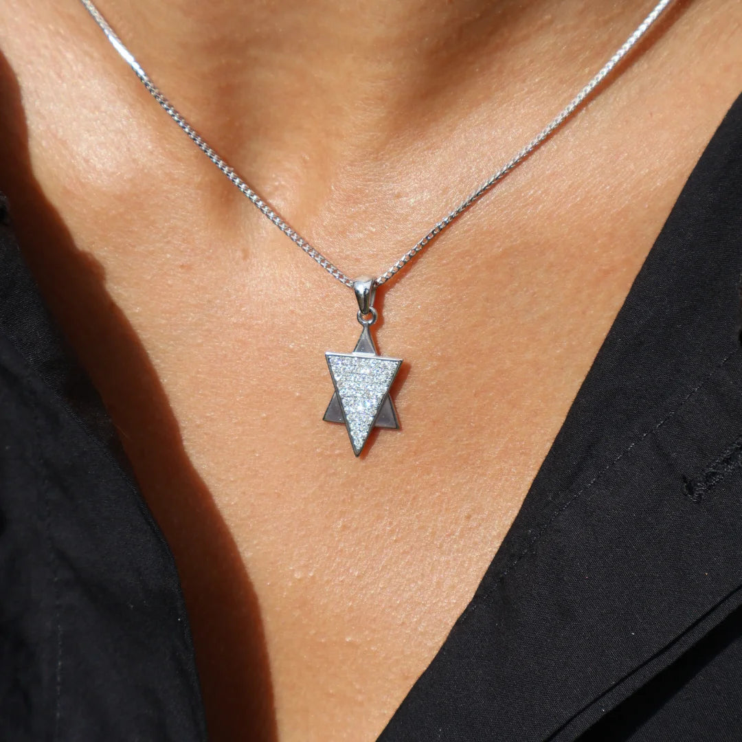 Pendentif étoile de David 18 carats avec diamants