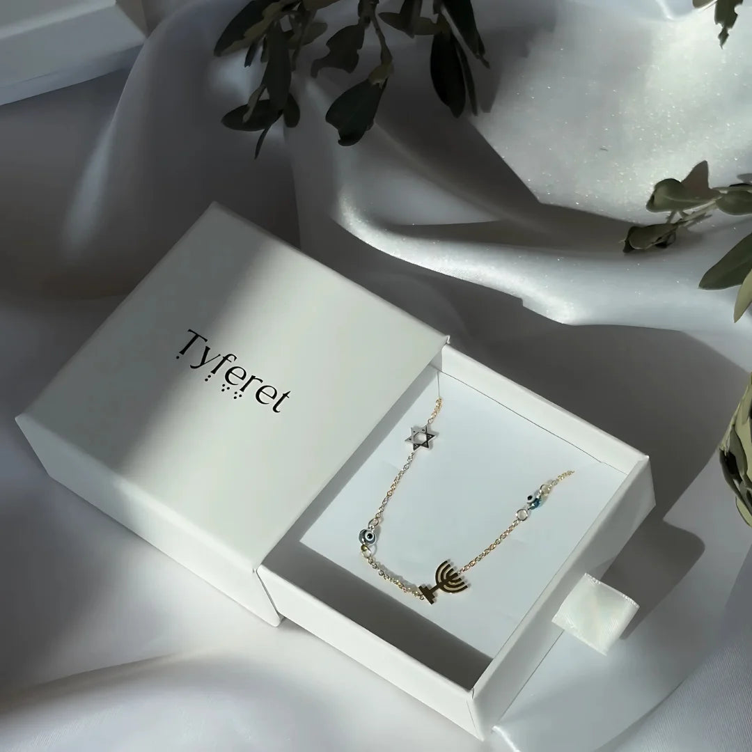 Pulsera de oro de 14 quilates con dijes judíos