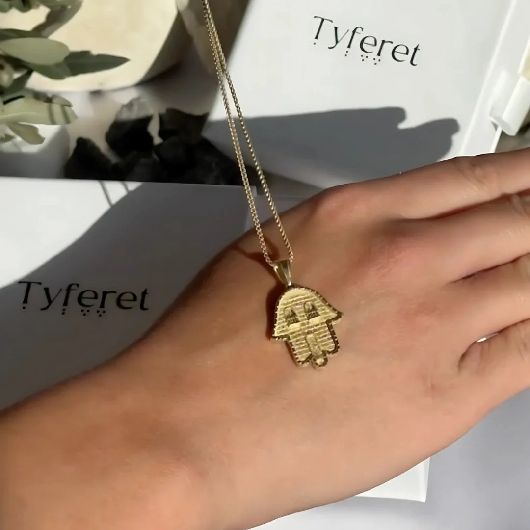 Pendentif Hamsa en or massif 14 carats fait main avec motif de la Vieille Jérusalem