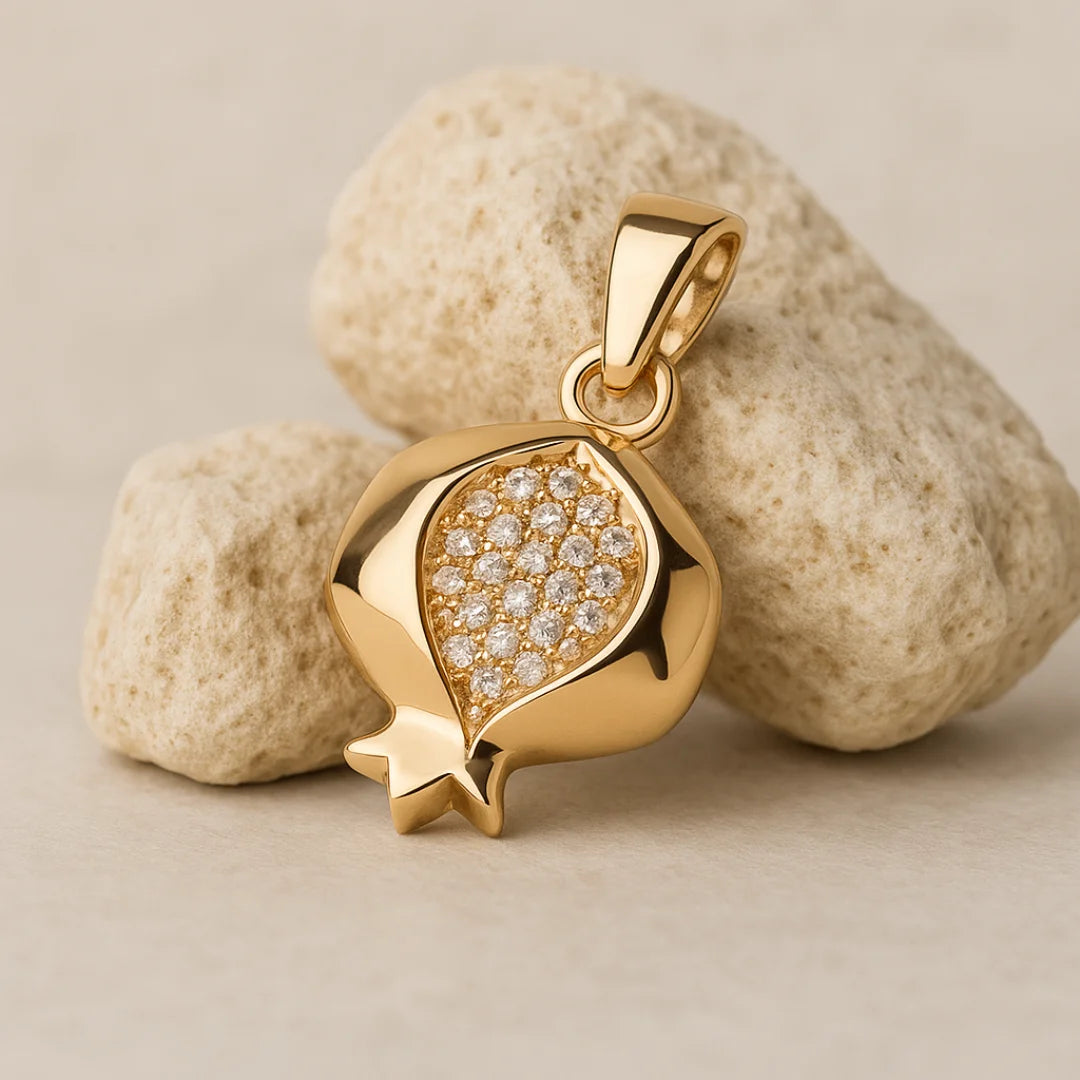 Heritage Deluxe 18K Pomegranate Pendant with Diamonds