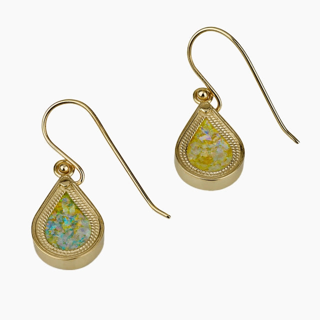 Ilustres pendientes de cristal romano en oro de 14k
