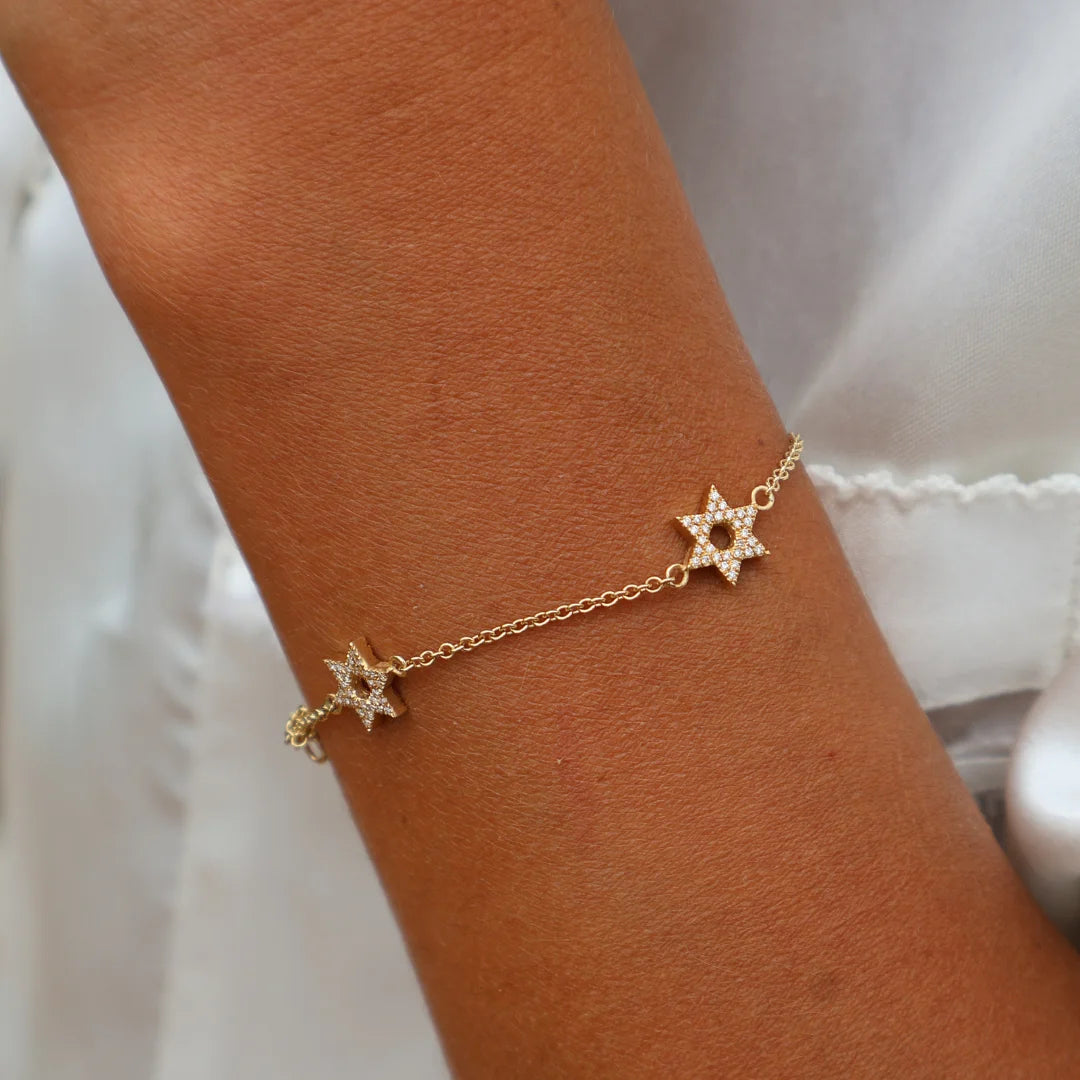 18K Gold Bracelet with diamonds Star of David Charms