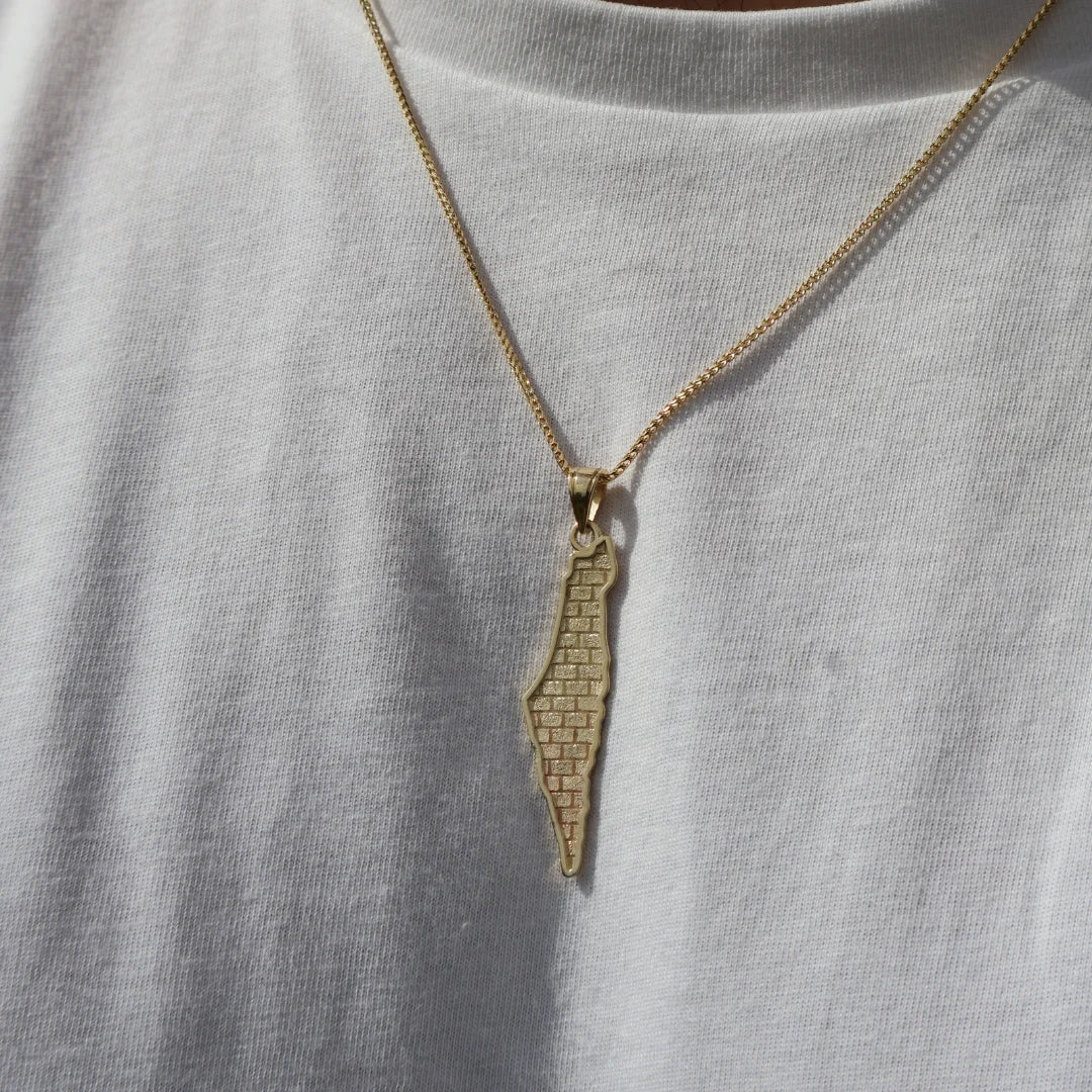Grand pendentif Israël en or 14 carats avec texture murale de Jérusalem